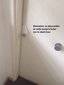 ouvrir une porte claquée à la radio