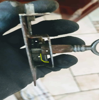 Adapter une clé L adapter-une-cle-de-serrure-de-meuble