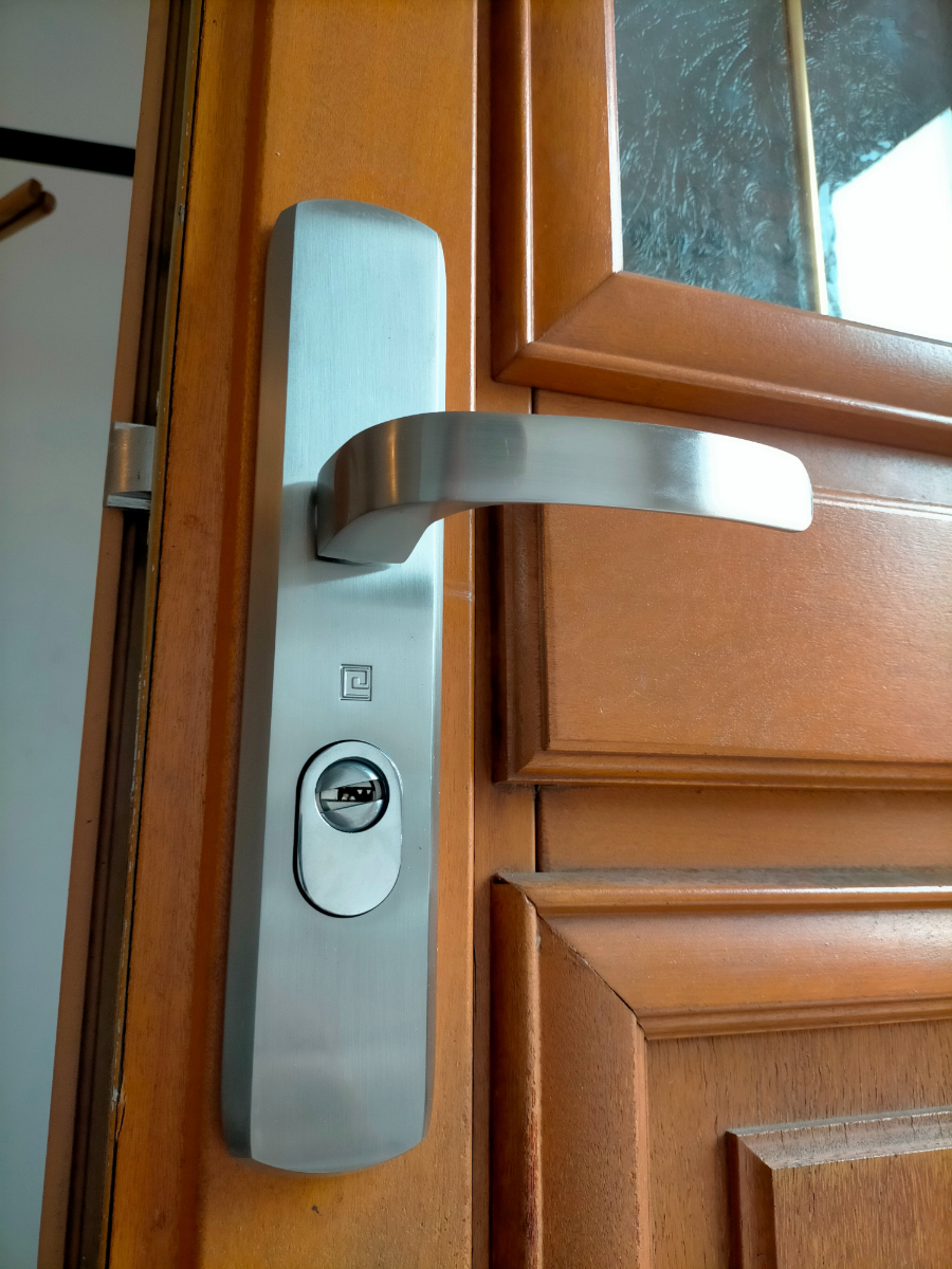 installation-poignee-blindee-heracles-elfe-a-marcq-en-baroeul-pres-de-lille