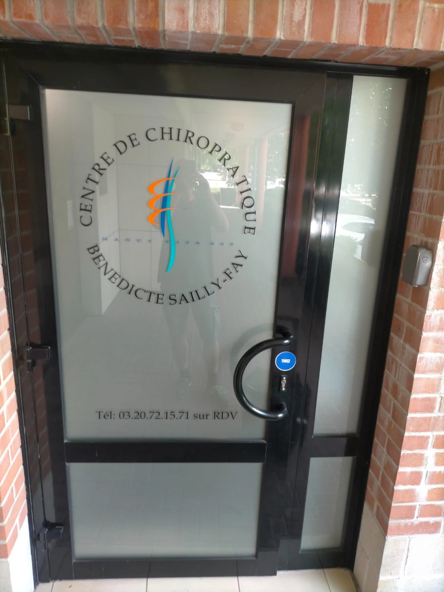 porte-alu-affaissee-frottant-au-sol-a-marcq-en-baroeul-pres-de-lille